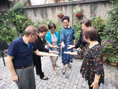 -小草屋轰趴馆别墅派对新场团建家庭聚会