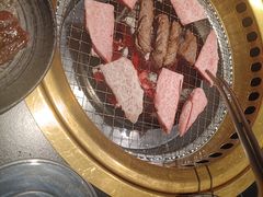 -山川小町·极番烧肉(新地假日广场店)