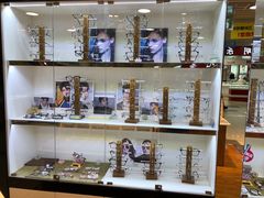 -MiRi眼镜连锁·蔡司·尼康控优点合作店(莘庄店)
