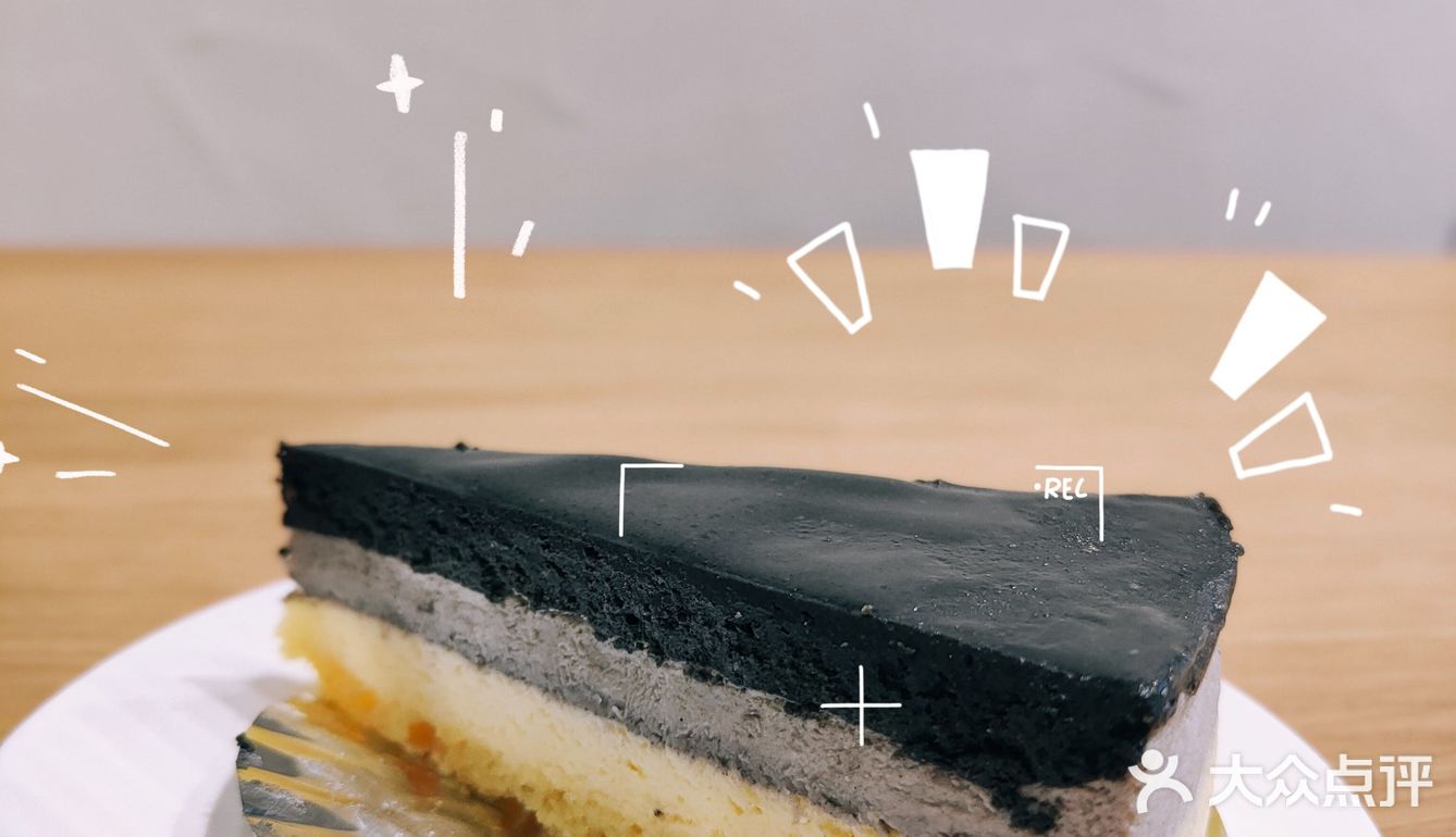 【咖啡测评】梧桐叶影子撒在咖啡上，武康路超好拍落地窗咖啡店