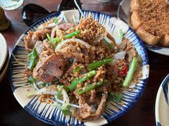 -Cuc Gach Quan Restaurant