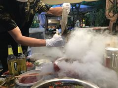 -茅草房·河畔园林火锅