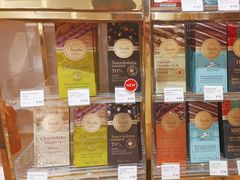 -VENCHI 闻绮(上海佛罗伦萨小镇店)