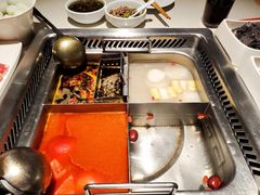四拼锅-海底捞火锅鲜切牛肉主题店(长寿路店)