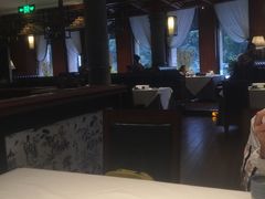 -八府香鸭·啫啫煲(华山路店)