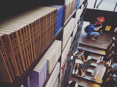 -钟书阁(松江泰晤士小镇店)