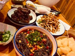 -野山舂·贵州现舂酸汤火锅(鸿通城店)