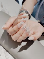 -丽心自助美甲美睫