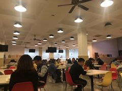 -同济大学本部学苑饮食广场