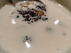 椰汁桃胶黑糯米-堂屋糖水店(愚园店)