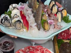 -茅草房·河畔园林火锅