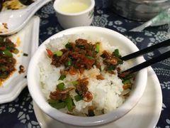 -临江餐馆二楼美食部落
