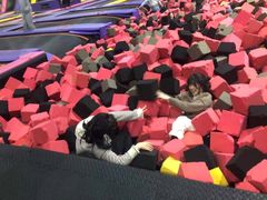 -嘿哟动霸CHUA·新潮玩运动娱乐中心·蹦床滑冰团建乐园