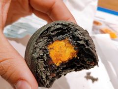 乌豆沙蛋黄酥-陶陶居饼家(惠福东路店)