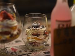 布朗尼草莓奶油杯-治愈系甜品The Soothing Dessert(科海大楼店)