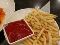 -WOLFGANG PUCK KITCHEN & BAR(迪士尼小镇店)