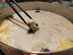 -洪氏嗨捞·广东猪肚鸡·椰子鸡火锅(西咸万象城店)