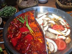 -四小区火锅·巷子里的重庆火锅(花照壁店)