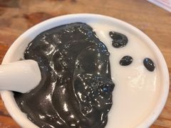 芝麻糊杏仁糊双拼-沙湾姜埋奶(兴新包店)