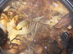 -吉吉向上炭烤鸡肉煲(大学城店)