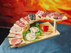 -青瓦炭韩潮烤肉(花园道店)