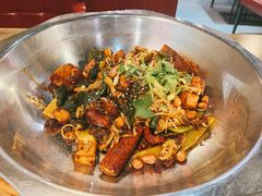 -愉肴麻辣香锅(中山路店)