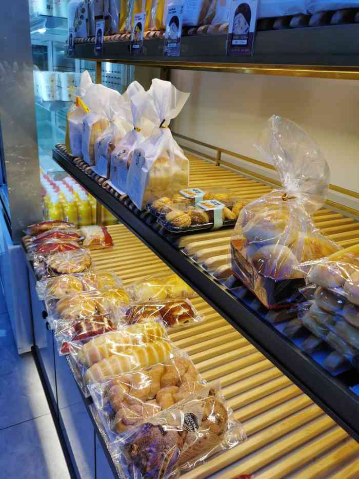 九头牛鲜奶(北师大店)-"北师大的九头牛,订购蛋糕,蛋糕款式看着挺.