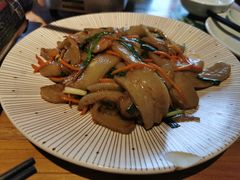 -头上红煨盐鸡·非遗院子餐厅