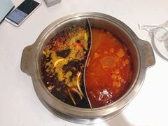 番茄鸳鸯锅-屋头串串(新街里店)