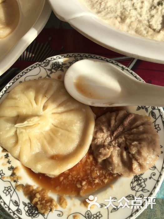 正宗沟帮子水馅包子图片 - 第2张