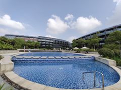 -上海滴水湖皇冠假日酒店