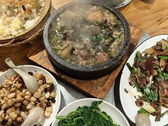 石锅烧椒蹄花-郑件洋芋饭庄