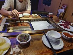 -蒙肥羊·酸汤潮牛·鲜牛肉火锅烤肉自助(岗顶店)