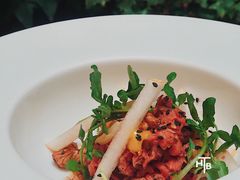 烤牛肉核桃梨泥烟熏蛋黄-Ocean's Table 欧舍