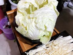 大白菜-果松木炭酸菜铜火锅·外婆参鸡汤