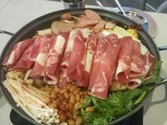 部队锅-MI WU FACTORY米屋美食工厂餐厅(绿地店)