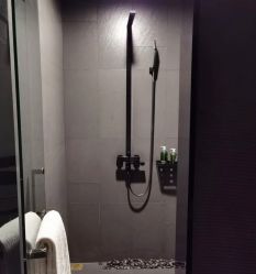 -THANN EXPRESS SPA