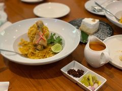 -Chom Cafe and Restaurant