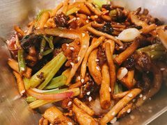 干锅香煸茶树菇-弄堂里(西溪龙湖天街店)