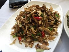 -尘香•传统川菜(创汇首座店)