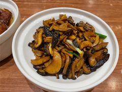 橄榄油炒蘑菇-晋家门(弘阳广场店)