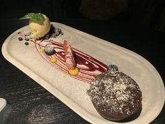 蓝莓塔配香草冰激凌-C&R西班牙餐厅