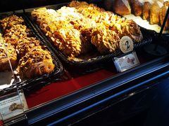 杏仁羊角包-Salon de The de Joel Robuchon(外滩18号店)