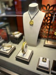 -周生生Chow Sang Sang(东方店)