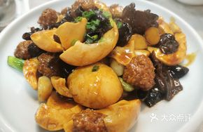 Egg White Braised Pork Balls