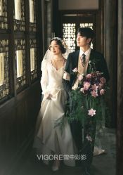 -雪中彩影婚纱摄影·微光艺术中心