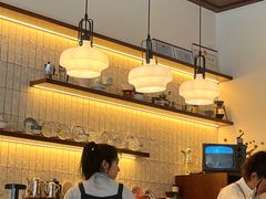 -Café Monson