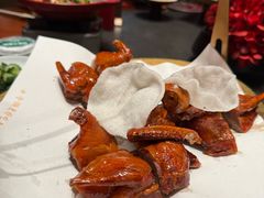 脆皮乳鸽-鸽子侯·家宴·平价海鲜(绿地店)