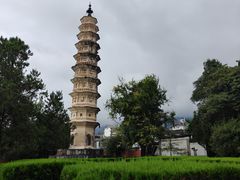 -三塔倒影公园
