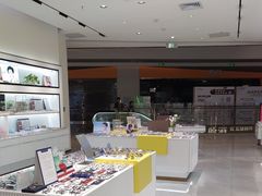 -J-Optical佳视明眼镜·蔡司视觉(青岛金茂览秀城店)